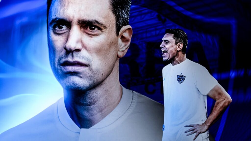Bernardo Franco, novo técnico do Barra Futebol Clube, em coletiva de imprensa